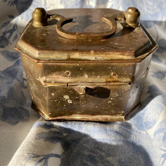 Vintage Solid Brass Trinket Box with Handle Small Storage / Keepsake Organizer - Picture 8 of 10